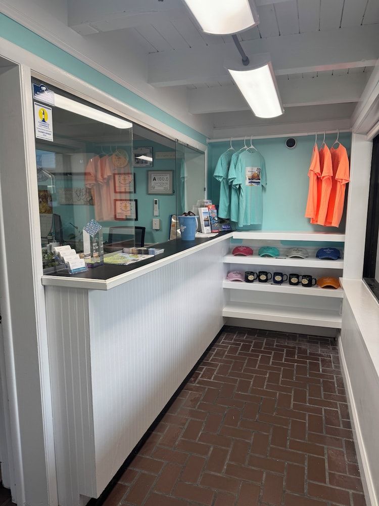 The Beach House Motel & Suites 2