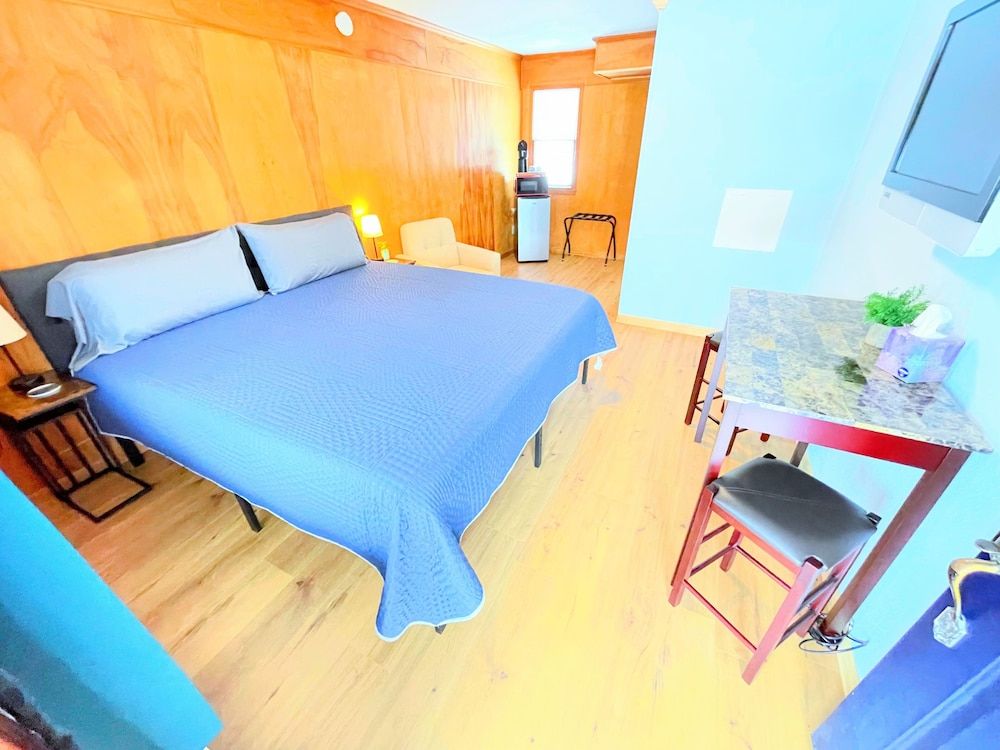 Hillcrest Motel 2