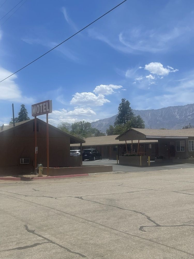 Lone Pine Budget Inn 3
