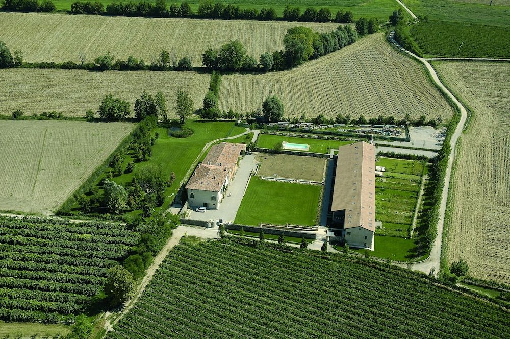 Relais Corte Guastalla -1 estrellas en Sona