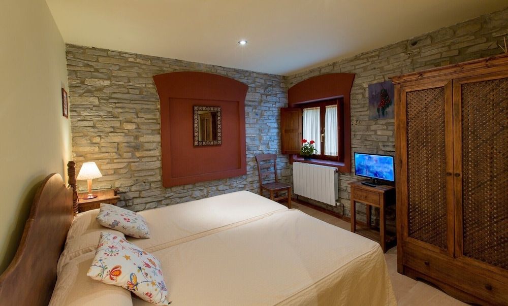 Hotel rural los Cerezos -1 estrellas en Yanguas