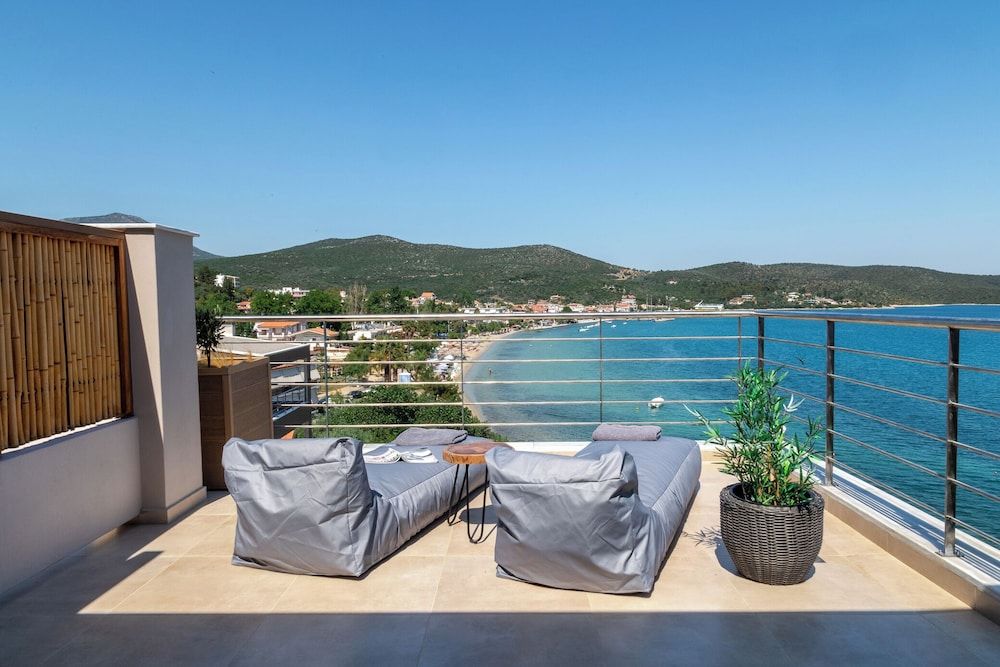 DEL MARE SUITES 3 estrellas en Glífa