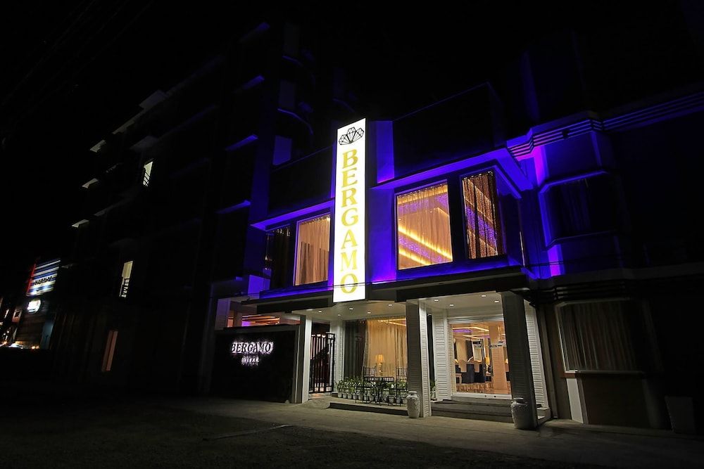 Bergamo Hotel Lingayen -1 estrellas en Lingayen