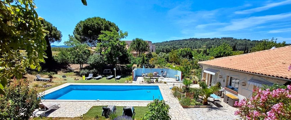 Bel Hôtel Restaurant La Gentilhommiere 2 estrellas en Trèbes