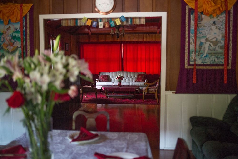 Quiet Mind Lodge Retreat & Spa  Sequoias 2