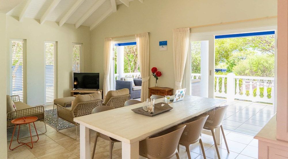 Coral Estate Rentals 3