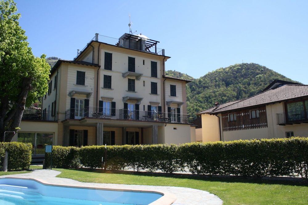 Albergo La Torre 3 estrellas en Castiglione dʼIntelvi
