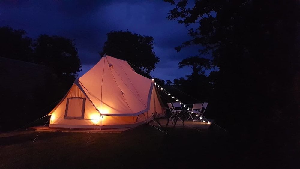 Camping La Tourelle -1 estrellas en Plémy