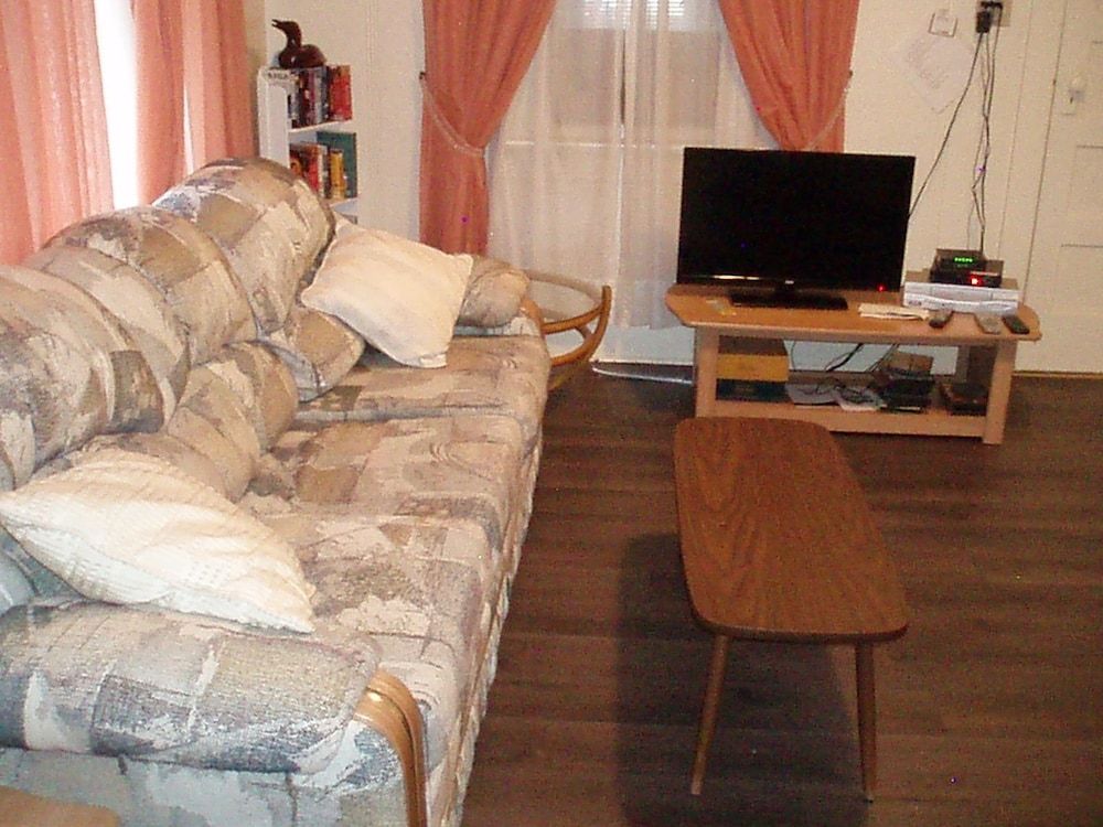 Canora Home Rentals Holiday Cottage 2