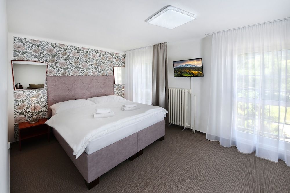 APLEND Hotel Lujza Major 3