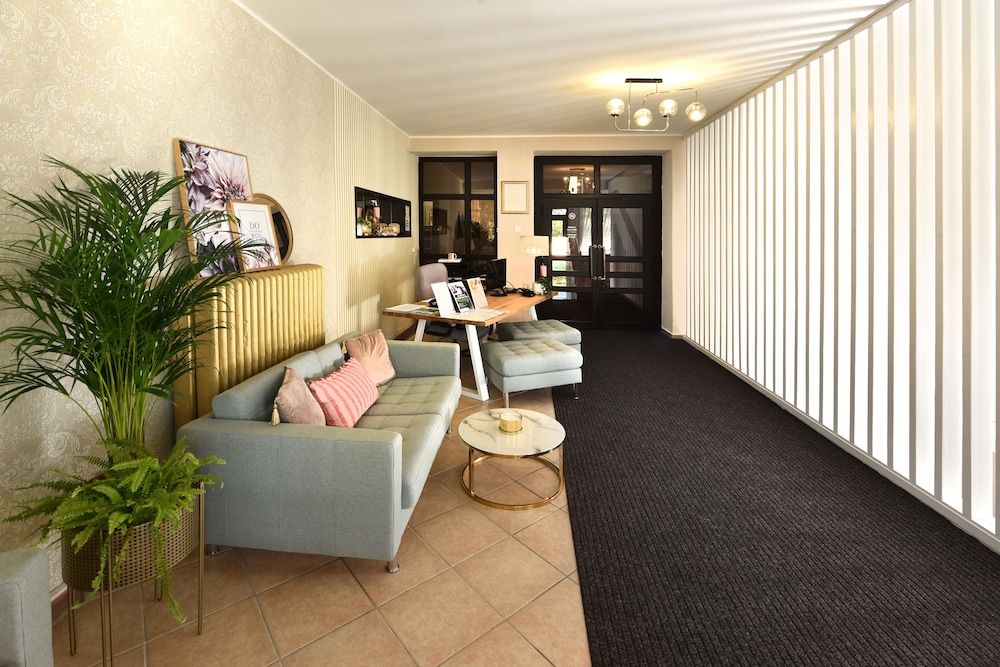 APLEND Hotel Lujza Major 2