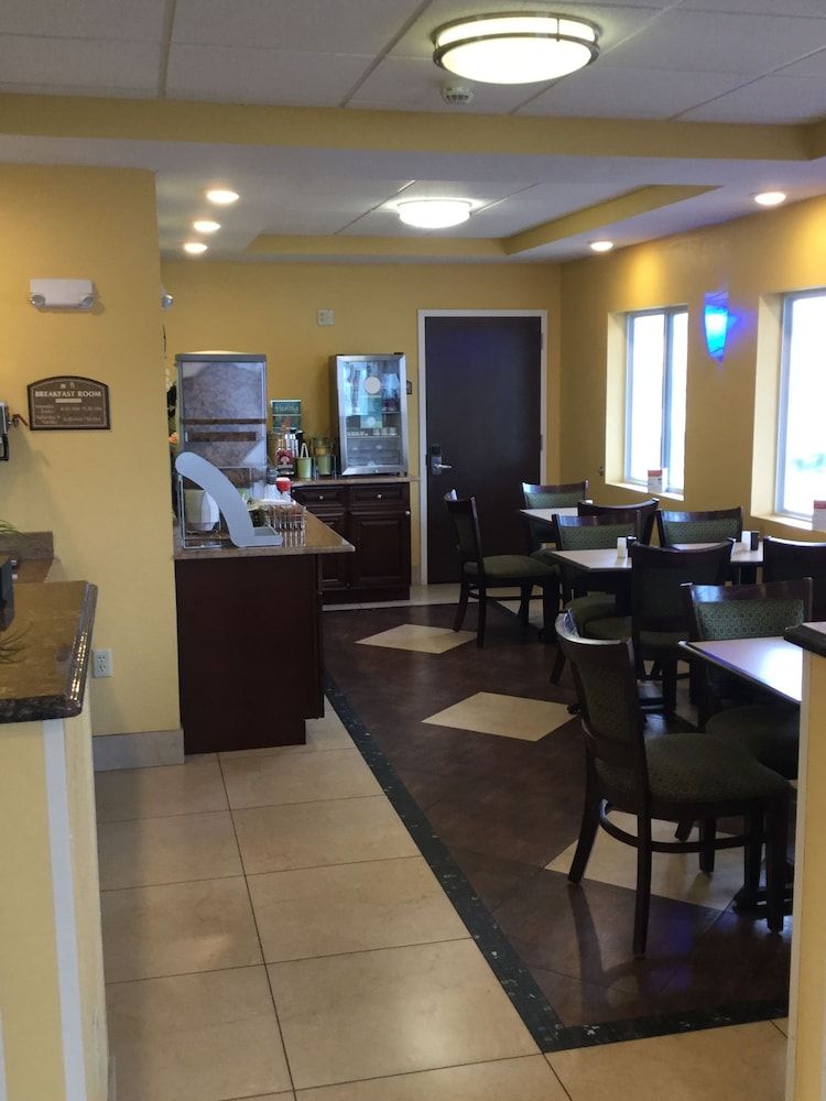 Quality Inn & Suites Glenmont - Albany South 3