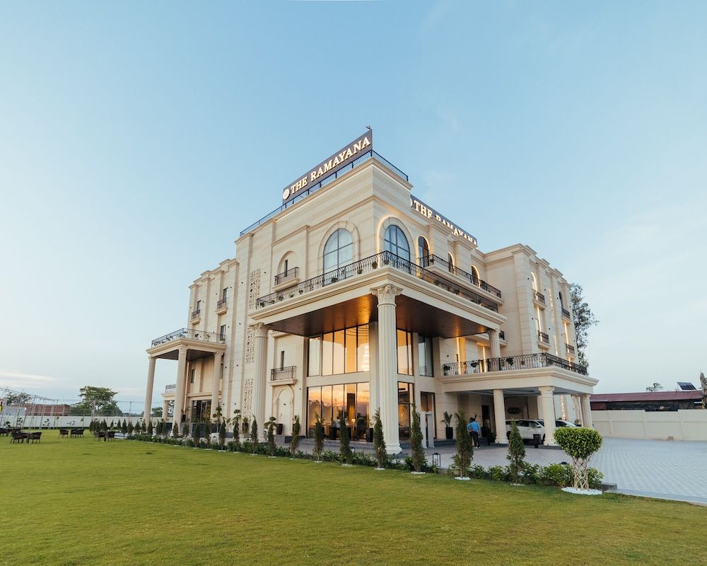 The Ramayana Hotel Ayodhya 4 estrellas en Ayodhya