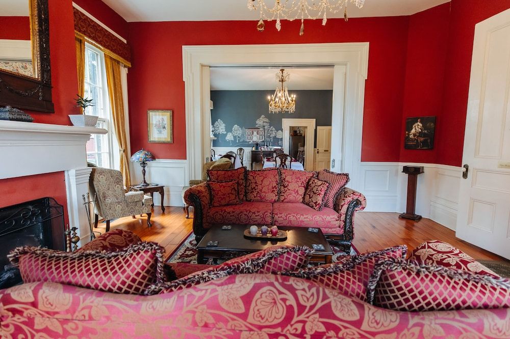 1851 Historic Maple Hill Manor B&B 2