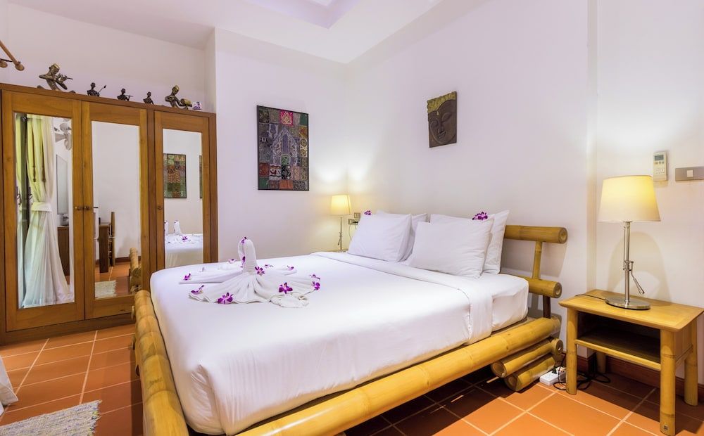 Luxury Four Bed Villa Jasmine, Infinity Pool, Full Staff , Chef and Breakfasts 3