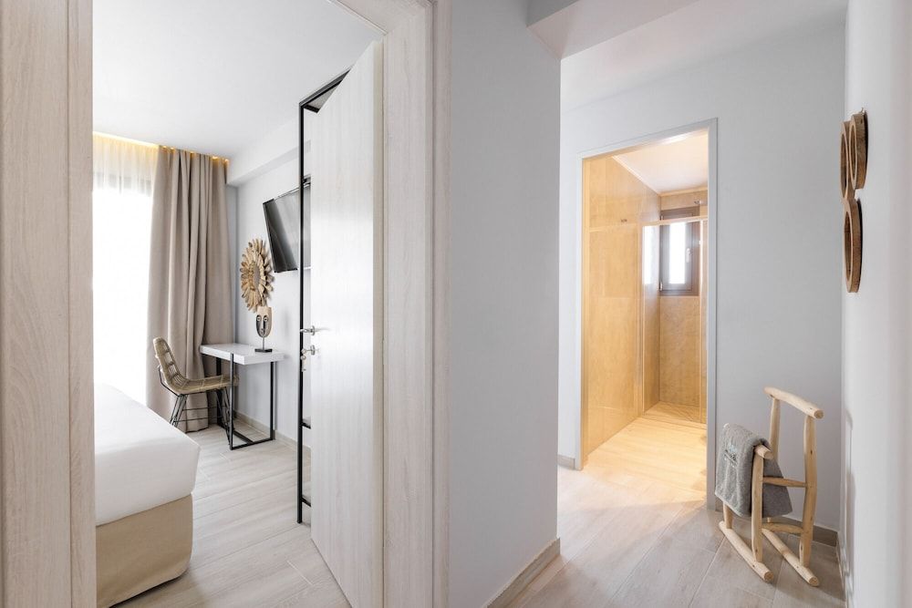 Amalthia Luxury Suites 3
