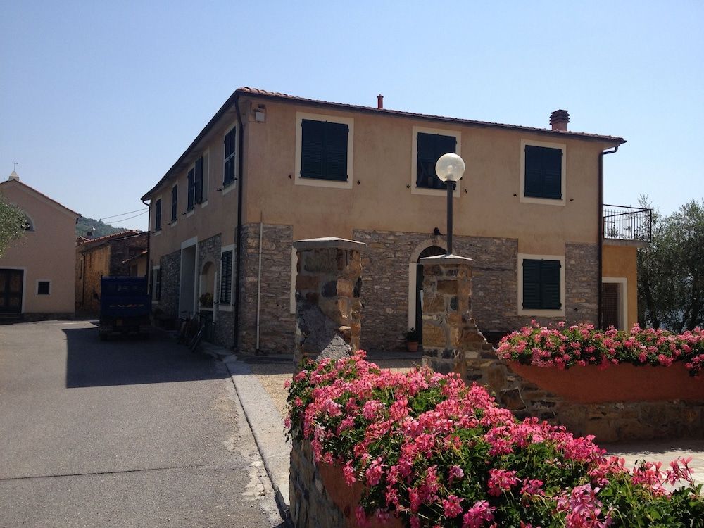 Agriturismo Gli Ulivi -1 estrelas em Garlenda
