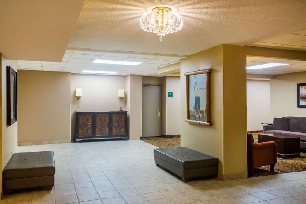 Riverfront Hotel 2