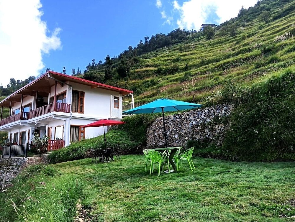 The Vintage Hill Village - Himalayan Boutique Resort 5 estrellas en Kanatal