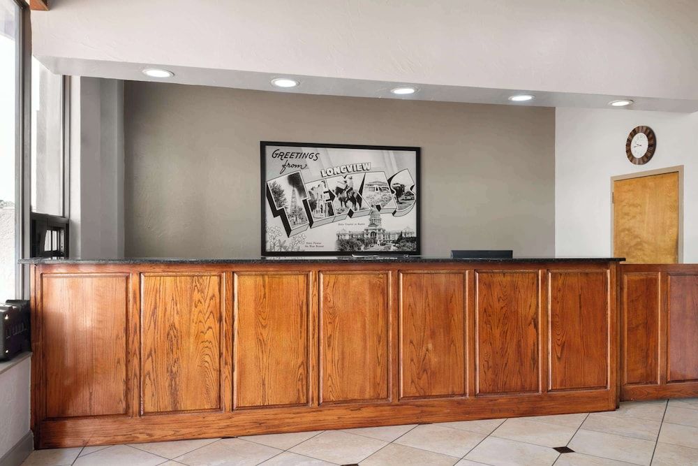 Super 8 by Wyndham Longview/North 3