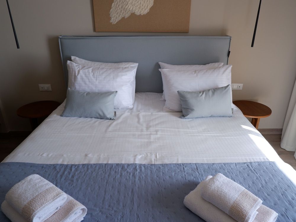 Kaiser Luxury Suites -1 estrellas en Achílleion