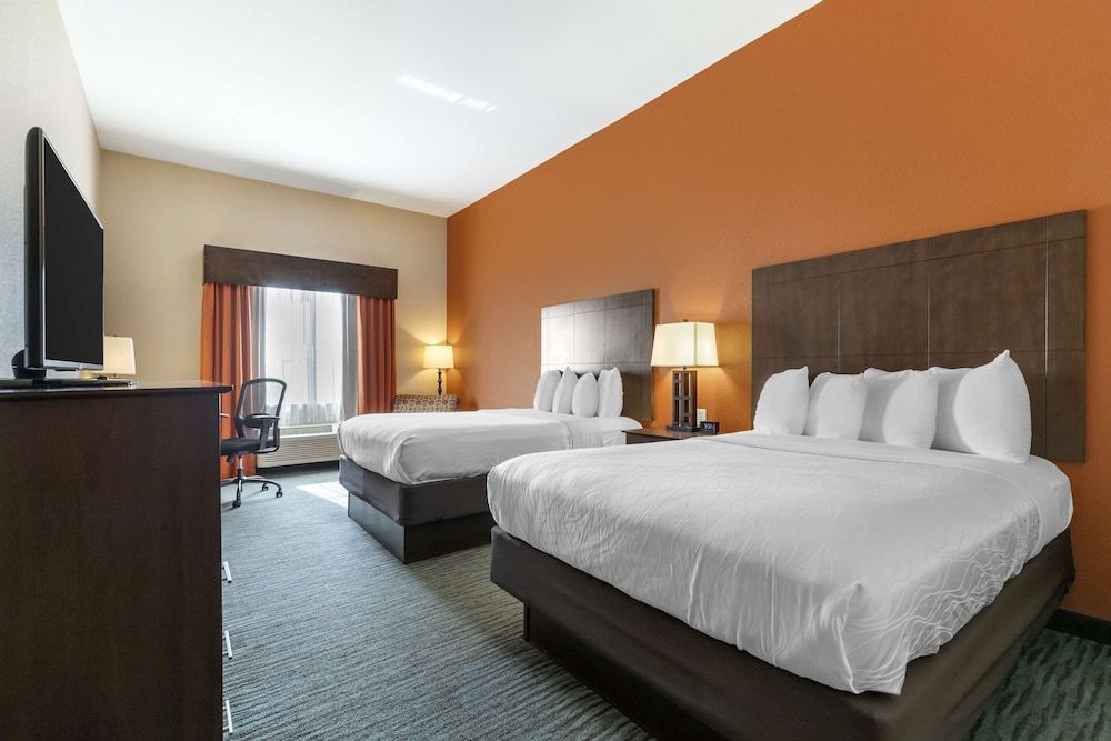 Best Western Plus Longhorn Inn & Suites 3