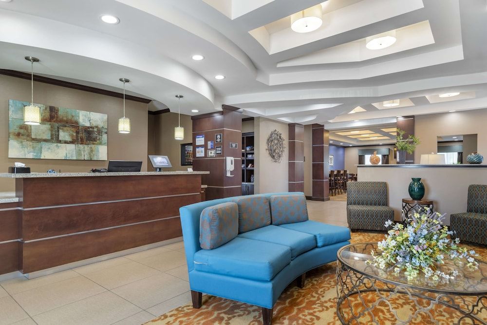 Best Western Plus Longhorn Inn & Suites 3 estrellas en Luling