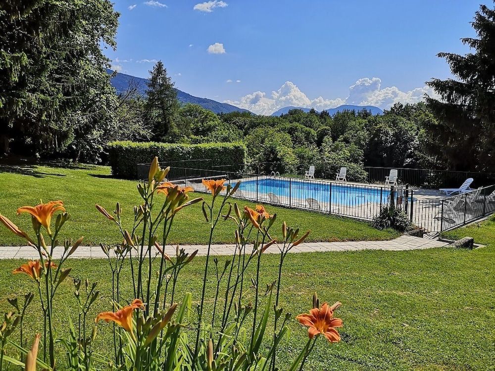 Hôtel Les Mésanges 3 estrellas en Saint-Martin-dʼUriage
