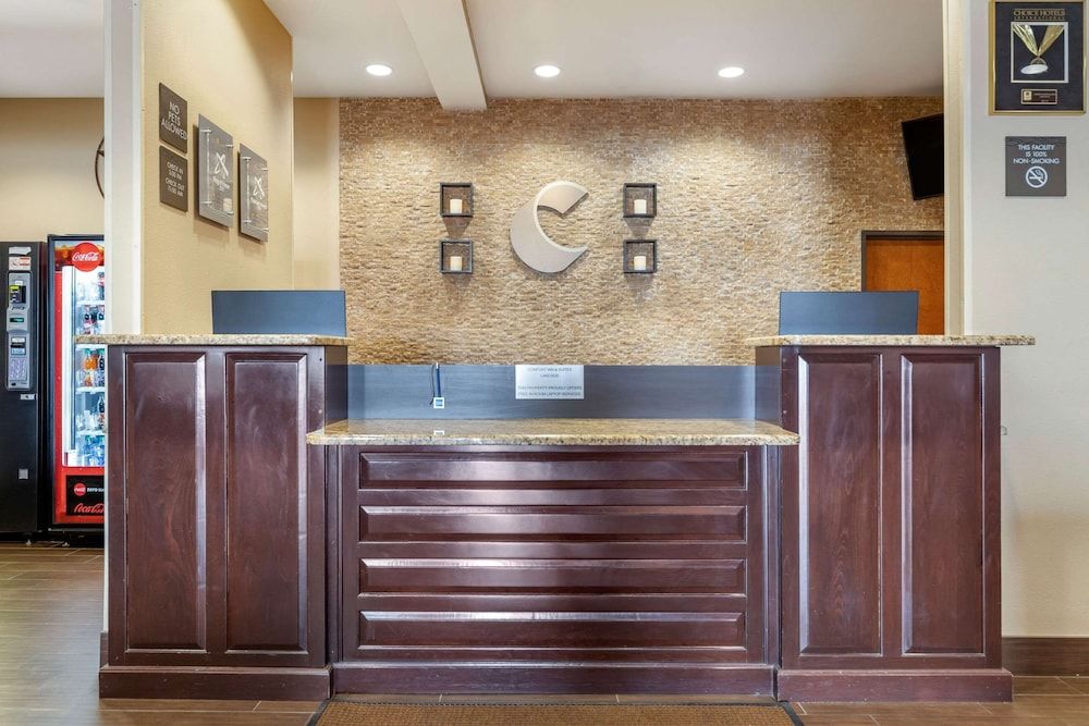 Comfort Inn & Suites Lakeside 3