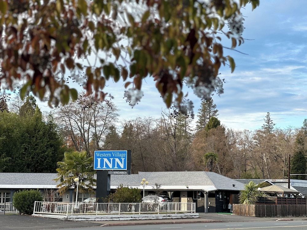 Western Village Inn 3 estrellas en Willits