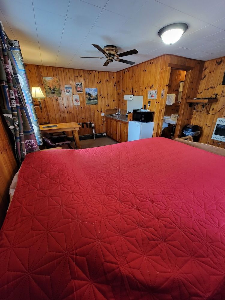 Two Rivers Motel and Cabins 2