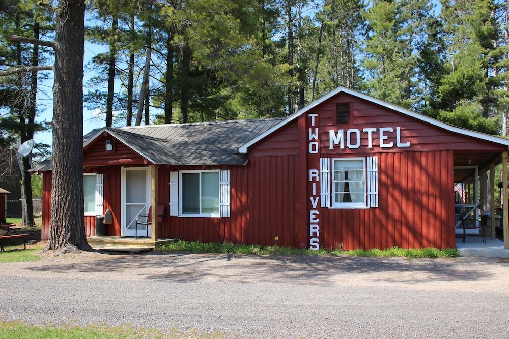 Two Rivers Motel and Cabins -1 estrellas en Trout Creek