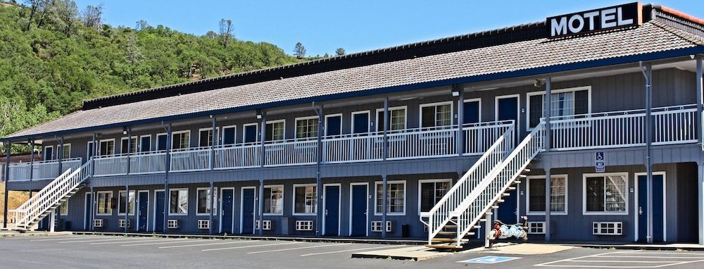 Lake Point Lodge 2 estrellas en Clearlake Oaks
