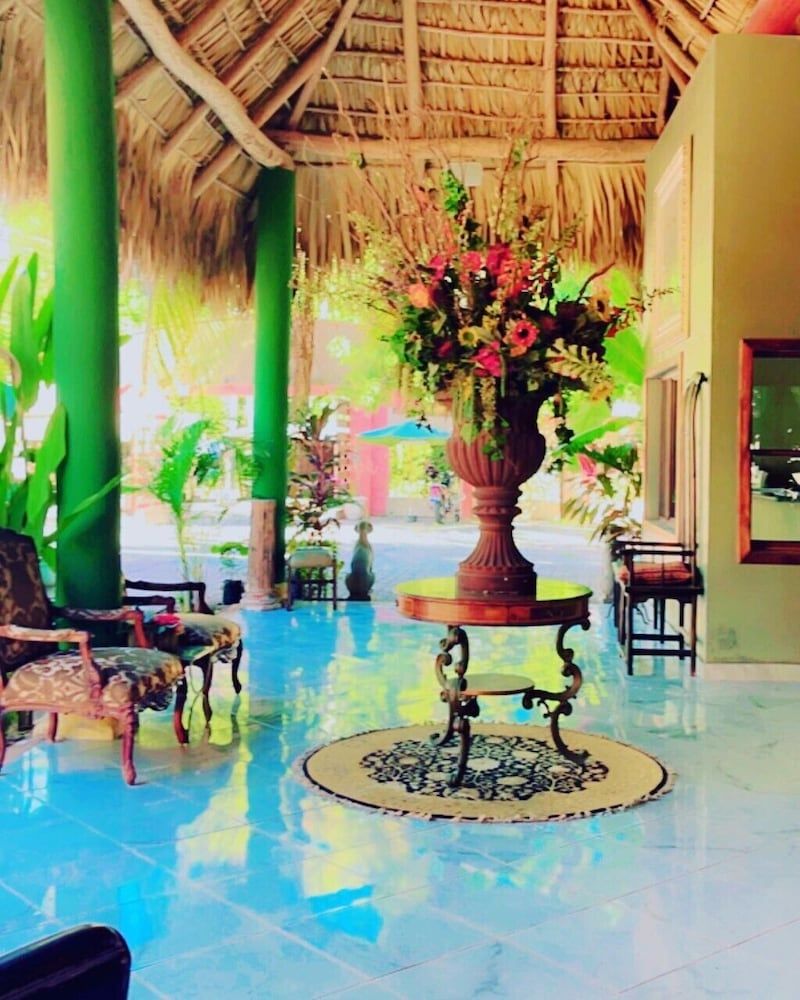Sambo Mambo Beach Hotel 3
