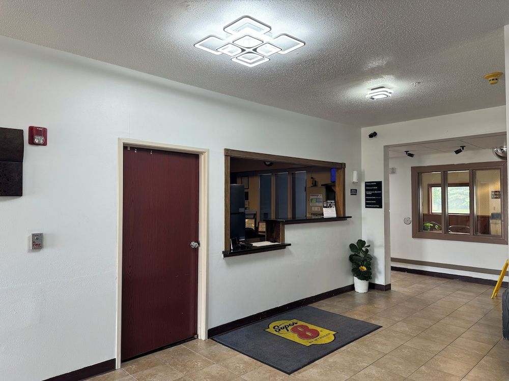 Super 8 by Wyndham Mason City 2