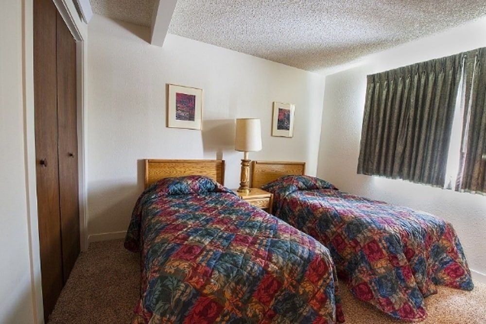 Twin Rivers Condominiums by Alderwood Colorado Management 3