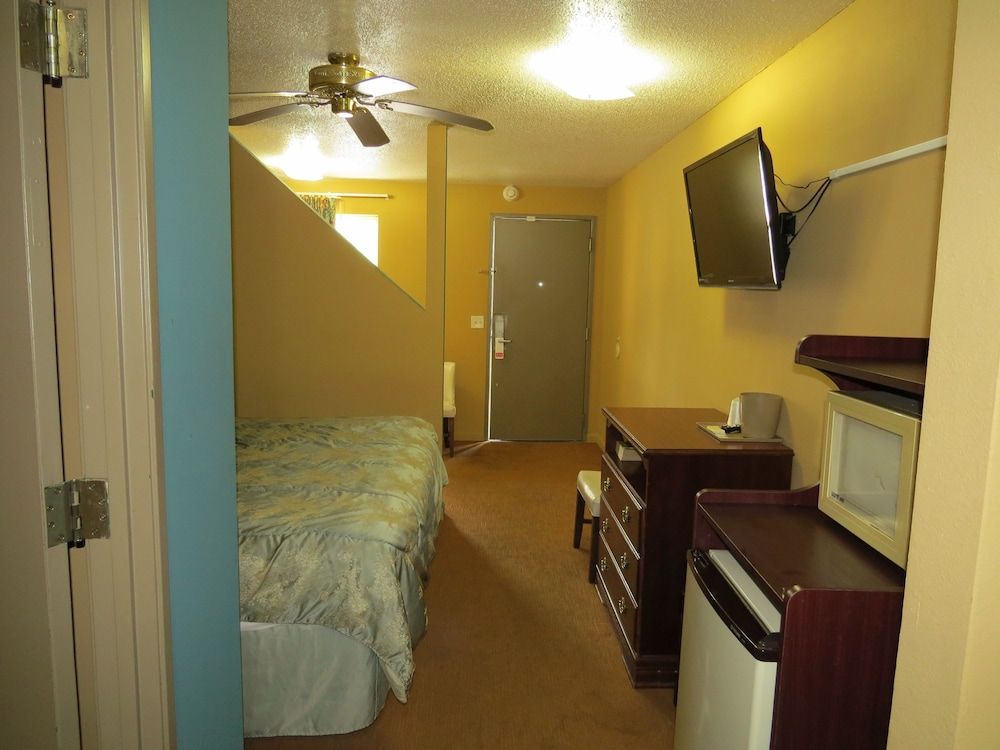 First Western Inn Caseyville 3