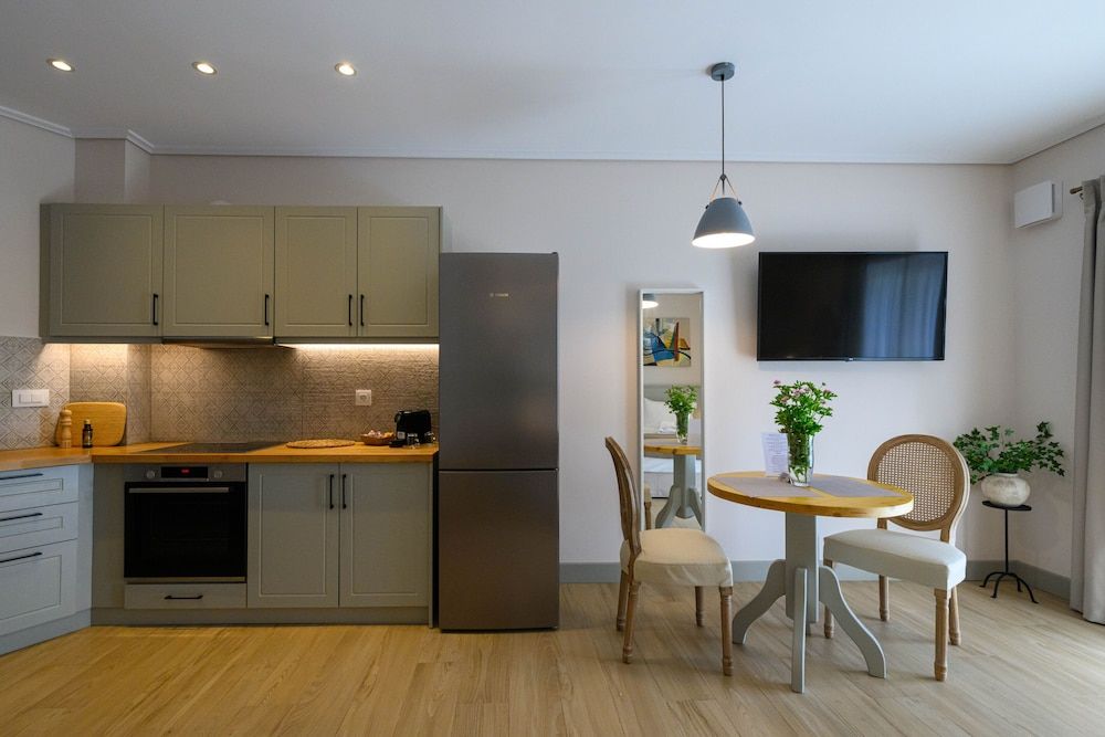 Kannas Mani-Luxury Suites- Adults friendly 14+ 3