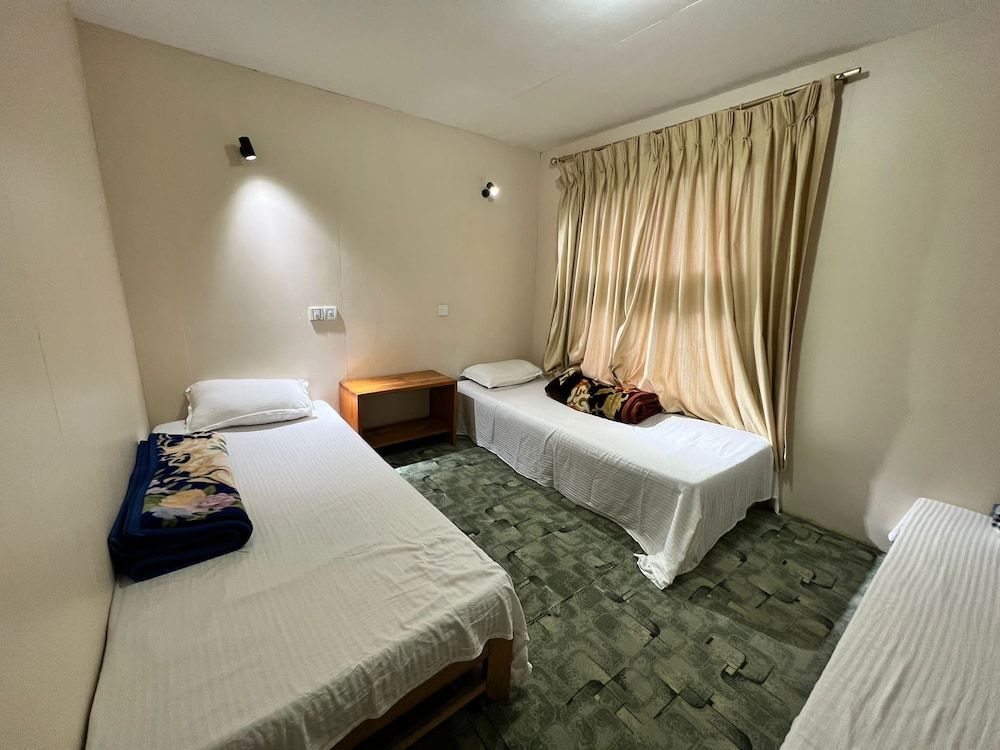 Hotel Camp De Base 2