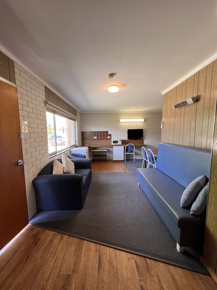 Sturt Motel 3
