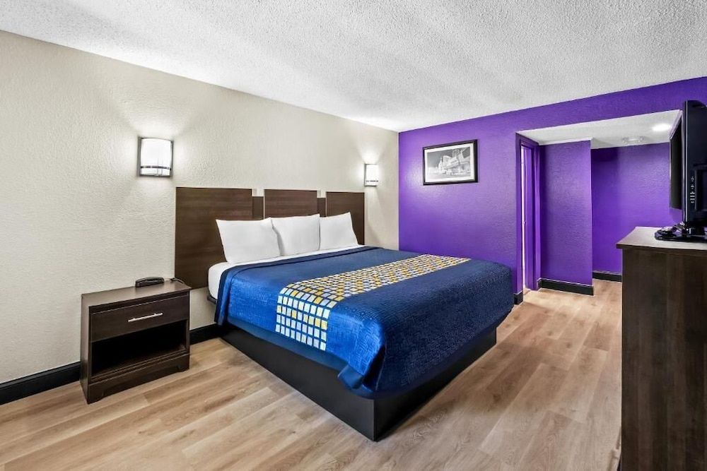 Red Carpet Inn and Suites 3