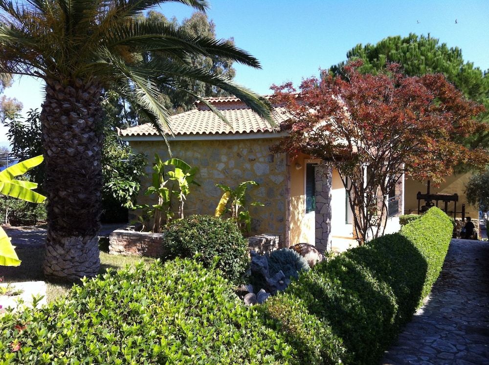 9 Muses Villas -1 estrellas en Chrani