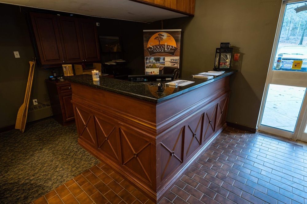 Stoco Lake Lodge 3