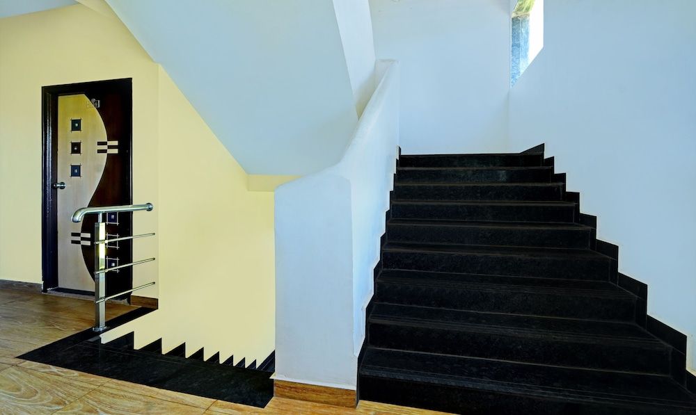 Treebo SS Residency Mountain View with Swimming Pool 3