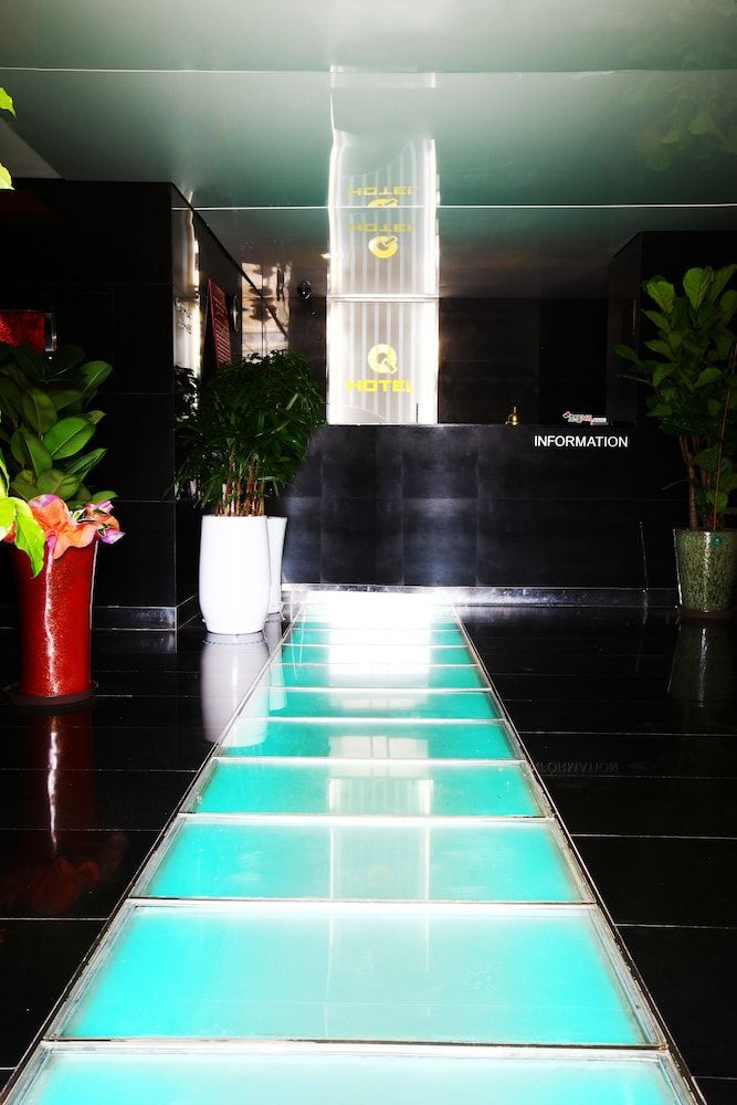 Q Hotel 3