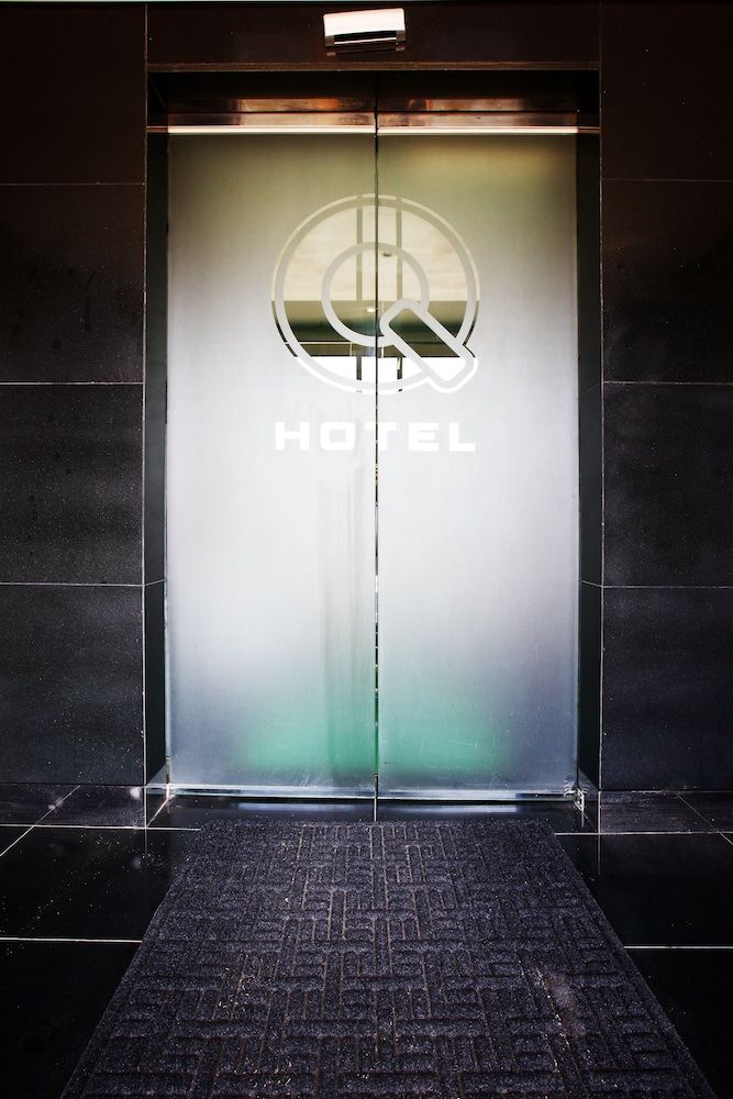 Q Hotel 2