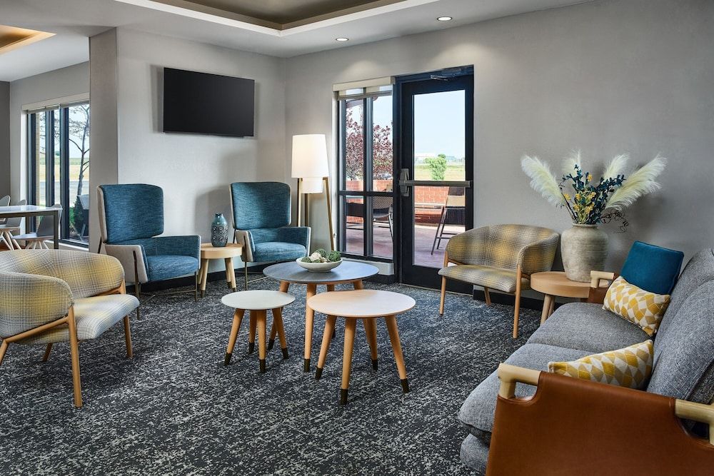 TownePlace Suites Garden City 3