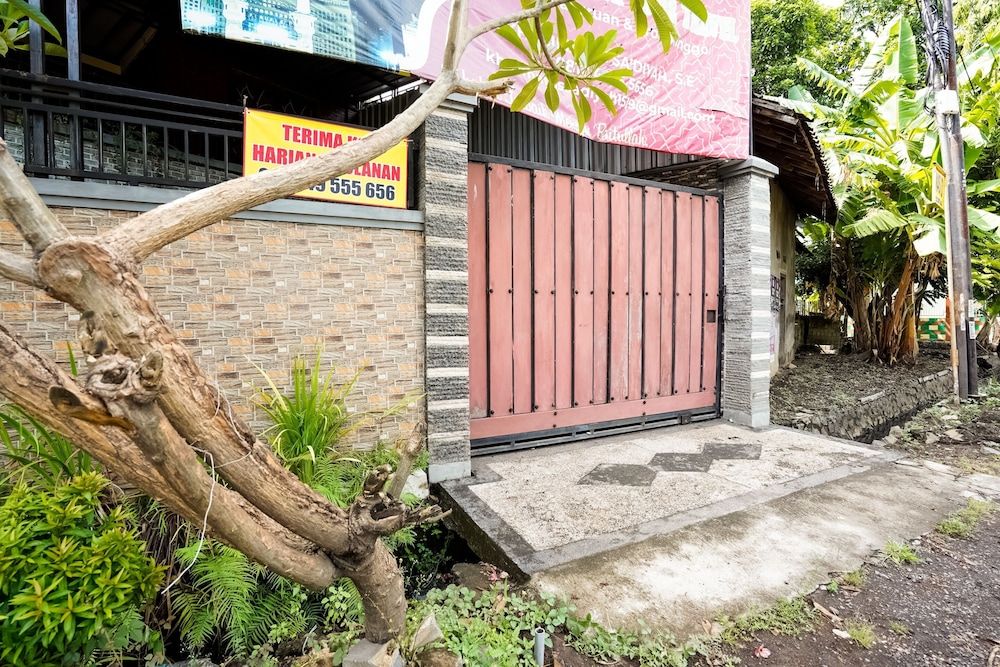 OYO 91827 Tutus Homestay Syariah 2 estrellas en Bugul