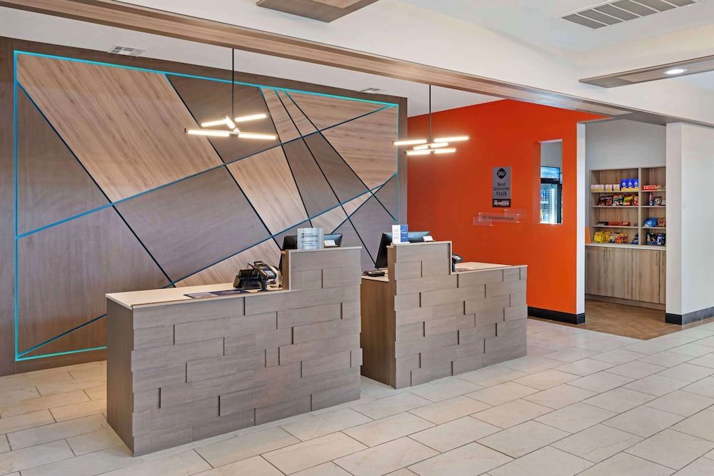 Best Western Plus Executive Residency Carlsbad Hotel 2
