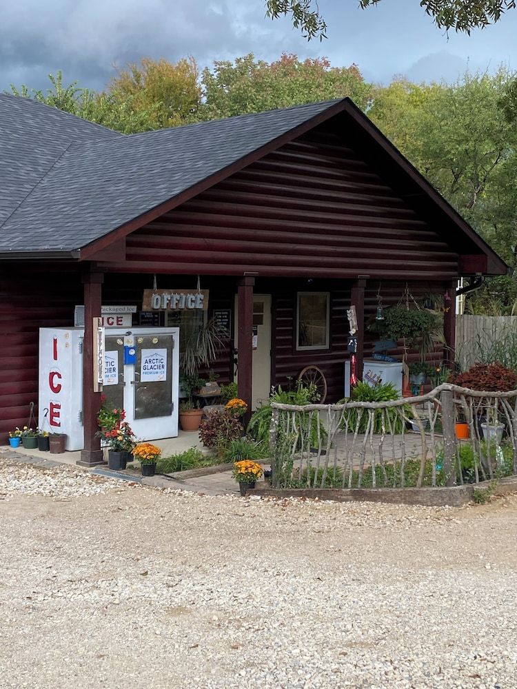 The Woods Lodging 3